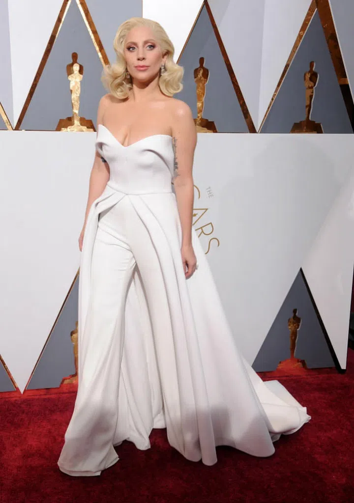 Year: 2016 Dressed in: Brandon Maxwell