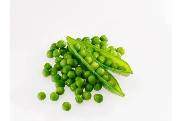 Peas, like potatoes and corn, are a really starchy and glycemic vegetable, which can lead to weight gain, increased blood sugar levels, and high hunger levels.