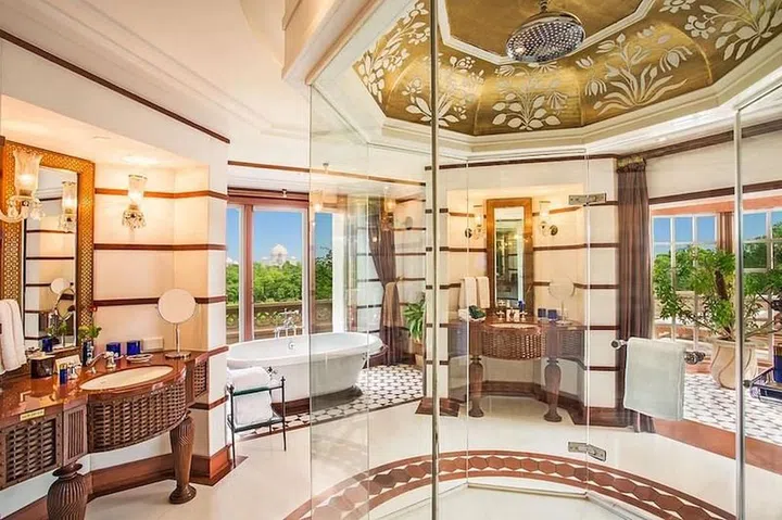 I mean, being able to see one of the most famous, iconic and impressive buildings in the world isn't something you get every day now, is it? Well, at the Oberoi Amarvilas hotel in the city of Agra there's a bath with direct views of the Taj Mahal. Incredible.