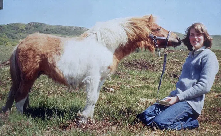 Diana’s pet Shetland pony Soufflé moves in to nuzzle her 14-year-old owner. Diana kept the pony at her mother and stepfather’s house on the Isle of Seil, off Scotland’s west coast, which she visited during vacations.

Photo: Getty