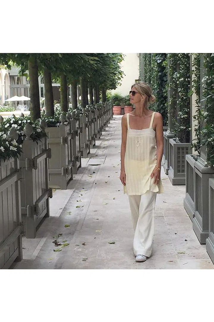 I lived in Paris for many years and I now visit the city every year, both for work and pleasure. I love to go for long walks, absorb the energy, and browse through vintage shops, flea markets and antique boutiques.