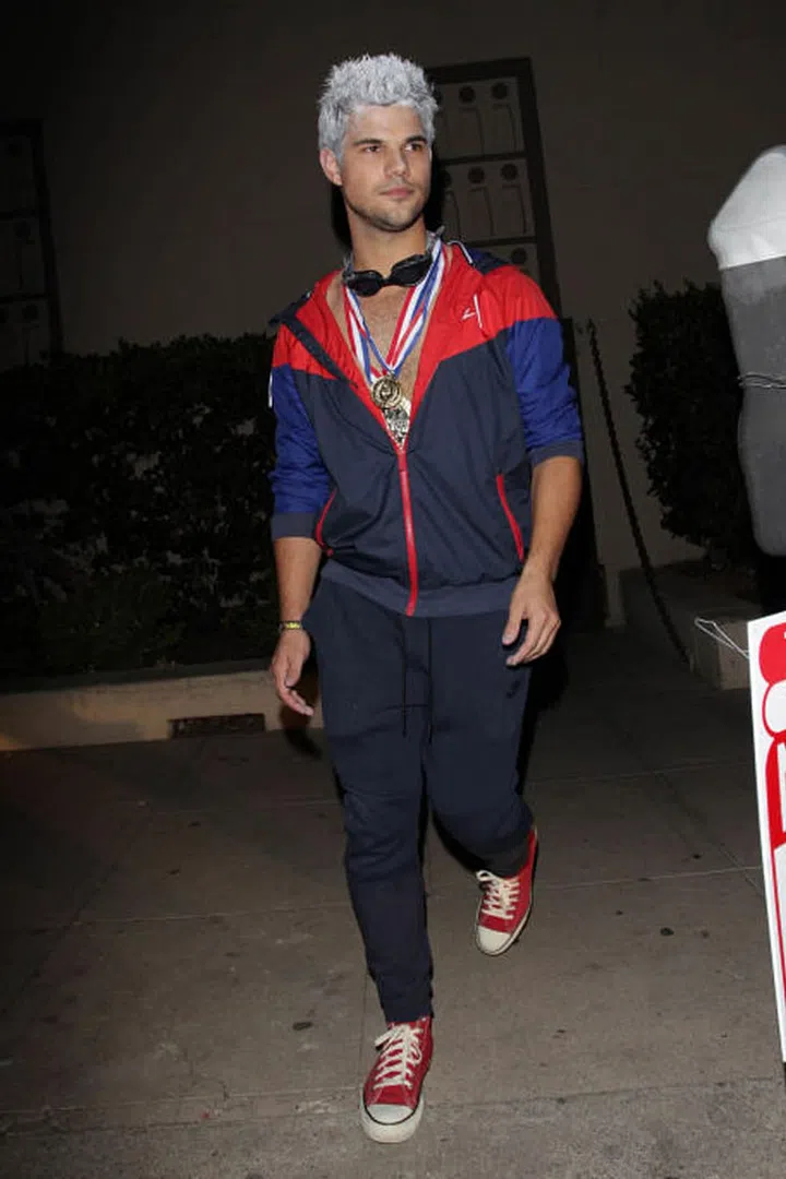 The actor dressed as Olympic swimmer Ryan Lochte.