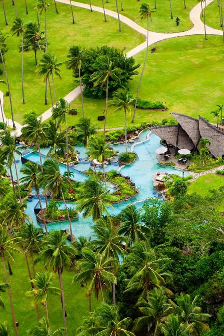 The saltwater lagoon pool (clocking in at over 2,000 square meters) has beaches, secret coves, and tropical sundecks. AT the center of the Fiji resort, it's said to be one of the largest in the southern hemisphere. The expanse of water is subdivided into three areas, and in the center is a 25-meter glass cube, ideal for swimming laps, that's a popular spot for photographers. 