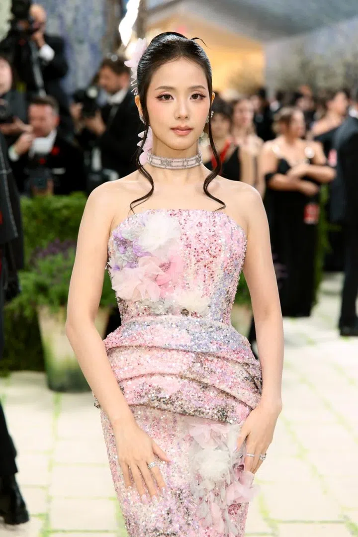 met gala 2026, debuts, jisoo