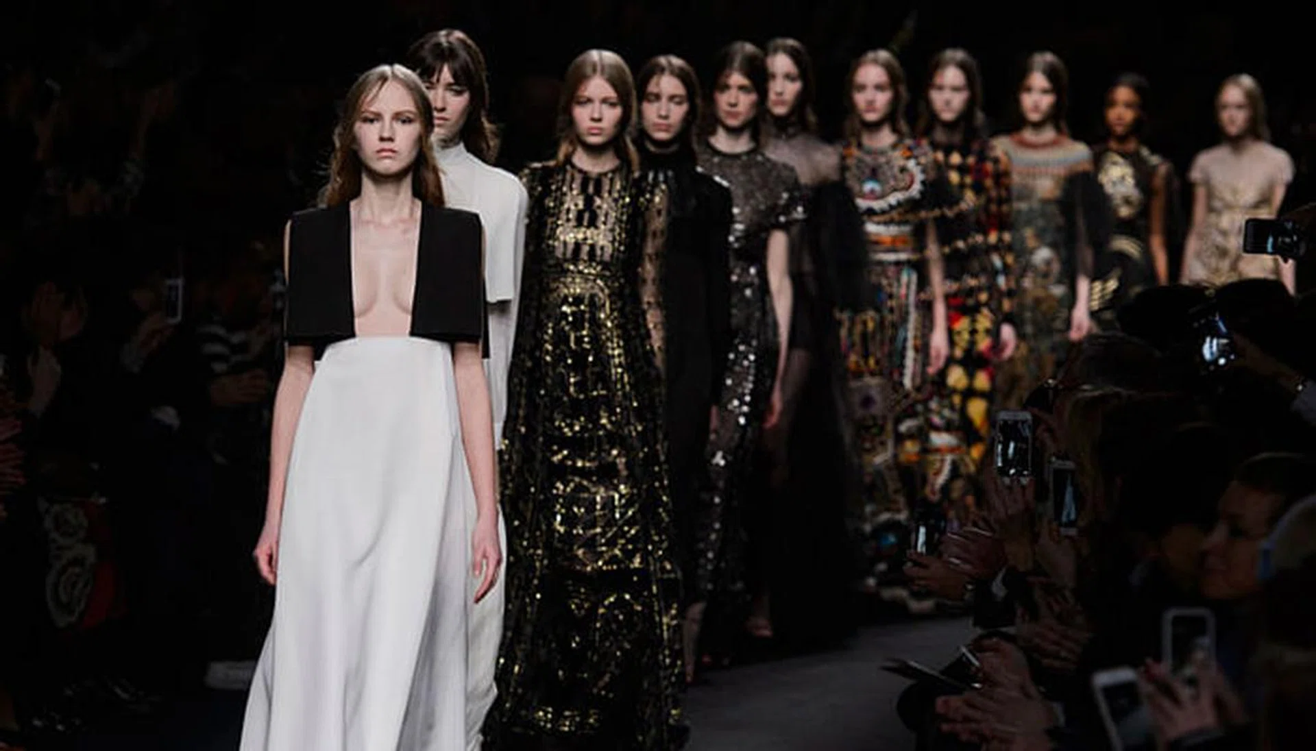 Valentino SS16 Livestream