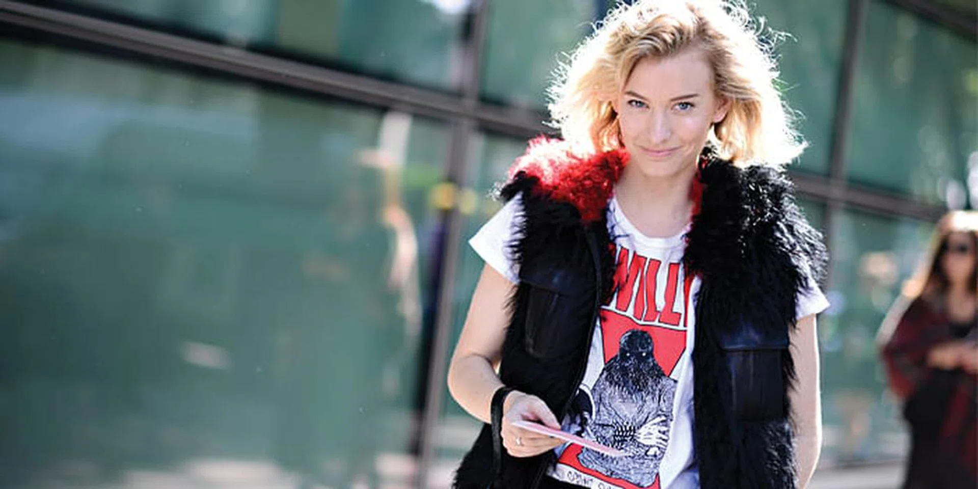 How To Wear Graphic T-Shirt