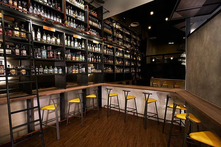 whisky bars singapore