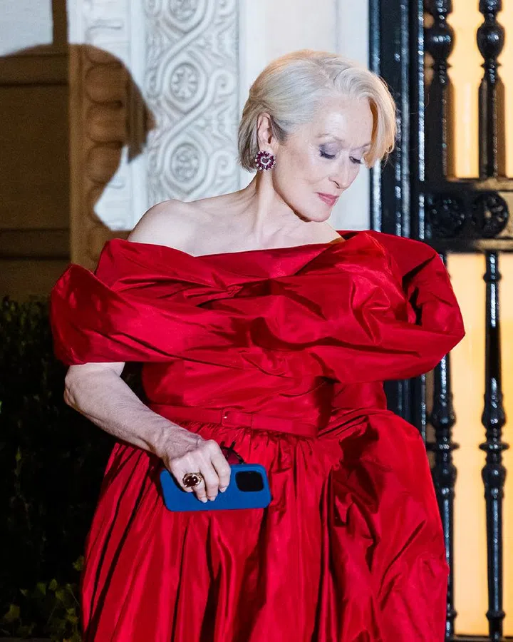 the devil wears prada 2 jewellery and watches | meryl streep behind-the-scenes new york red gown