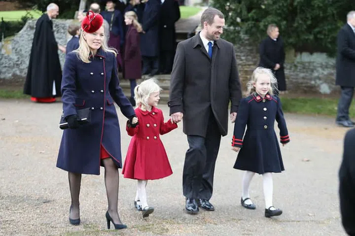 Savannah's little sister, Isla Phillips, who is 6, will also be in the bridal party.