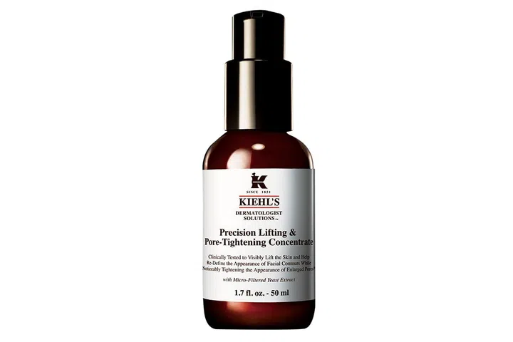 Infused with yeast extract and geranium essential oil, this o ers antioxidant properties for skin that looks tighter, lifted and refined.