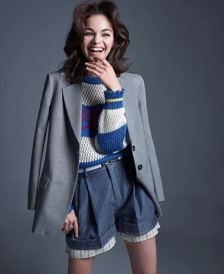 Cotton shorts, Chloé.  Cotton-viscose blazer; cotton sweater, PINKO. Belt, Hermès. Crystal rings, Swarovski. 

Photo: Wee Khim