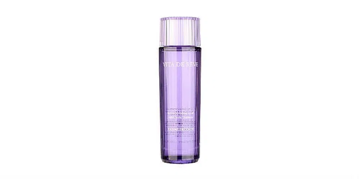 Pat this lightweight lotion into the skin to ensure that the potent concoction of Labiatae herb extracts - sage extract, perilla leaf extract, wild thyme and rosemary water penetrates deep into the skin to detoxify and strengthen the skin against external aggressors all while keeping the skin hydrated and healthy. Photo: Cosme Decorte