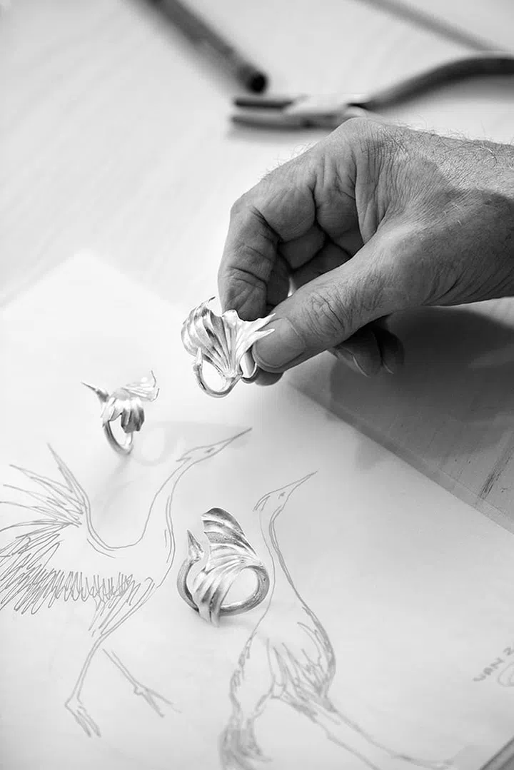 hbsg-ole-lynggaard-jewellery-crane-collection