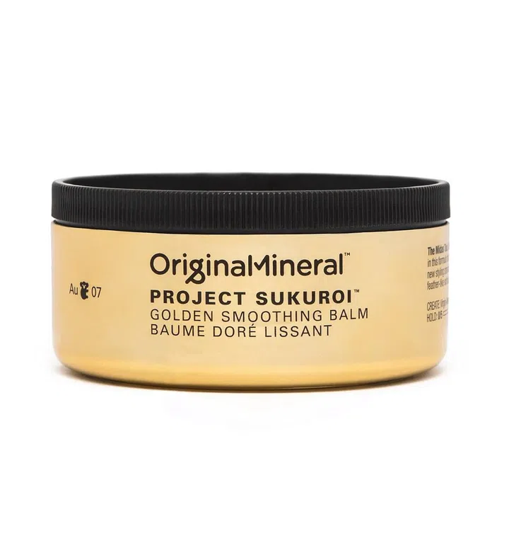 Free of sulphates and parabens, this softens and smoothens hair with its blend of fatty acids, keratin, coconut and macadamia oils for stronger, smoother locks.