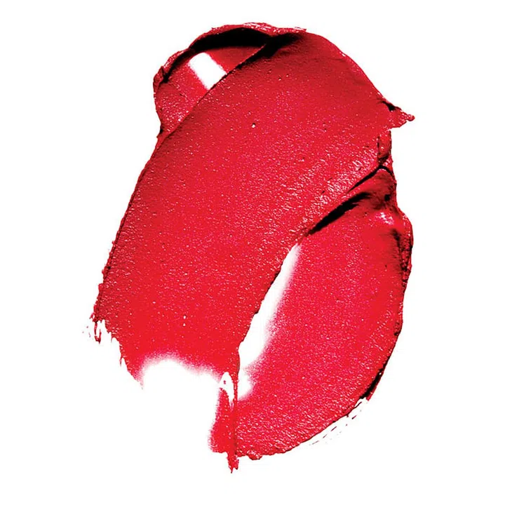 This comes with an in-built primer that seals in moisture while giving a smooth, suede-like finish. 