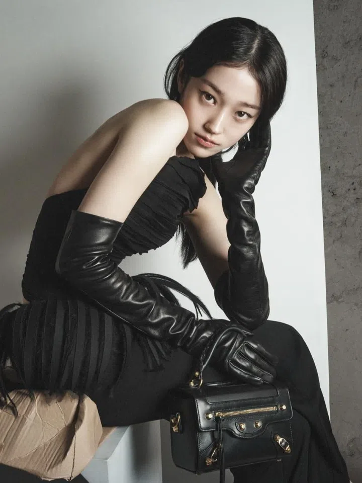 celebrity campaigns, roh yoonseo, balenciaga