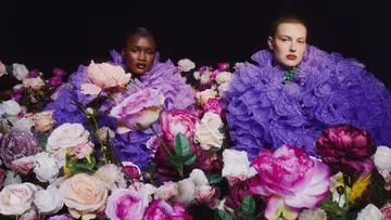 Your First Look At The Upcoming Iris Apfel And H&M Collection