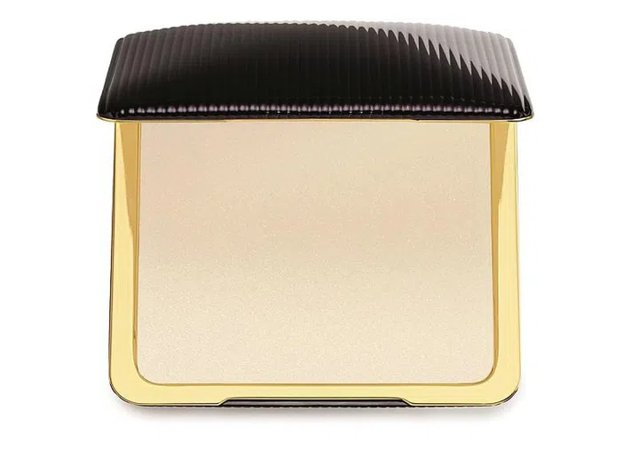 What could be more chic than dabbing this ultra-sexy scent in this super sleek compact? 
