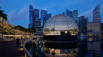 hbsg-A First Look At The Apple Marina Bay Sands Store - Featured
