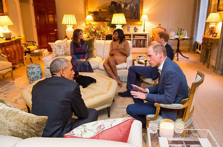 Prince William, Kate Middleton, and Prince Harry entertain Barack and Michelle Obama in the Drawing Room of Apartment 1A at Kensington Palace. Photo: Getty
