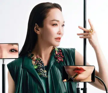 Harper’s BAZAAR Singapore Fann Wong Reuben Foong Roger Vivier