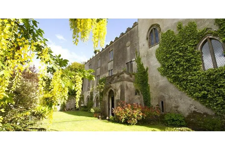 Asking Price: $1.1 million
Up until 2000, this 14th-century castle was open to the public for guided tours. Now the only way you can see it is by buying it. Considering it's more affordable than most Manhattan one-bedroom apartments, it's kind of a deal.