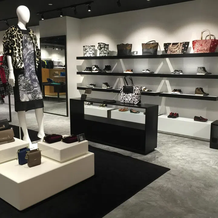 club 21, outlet store