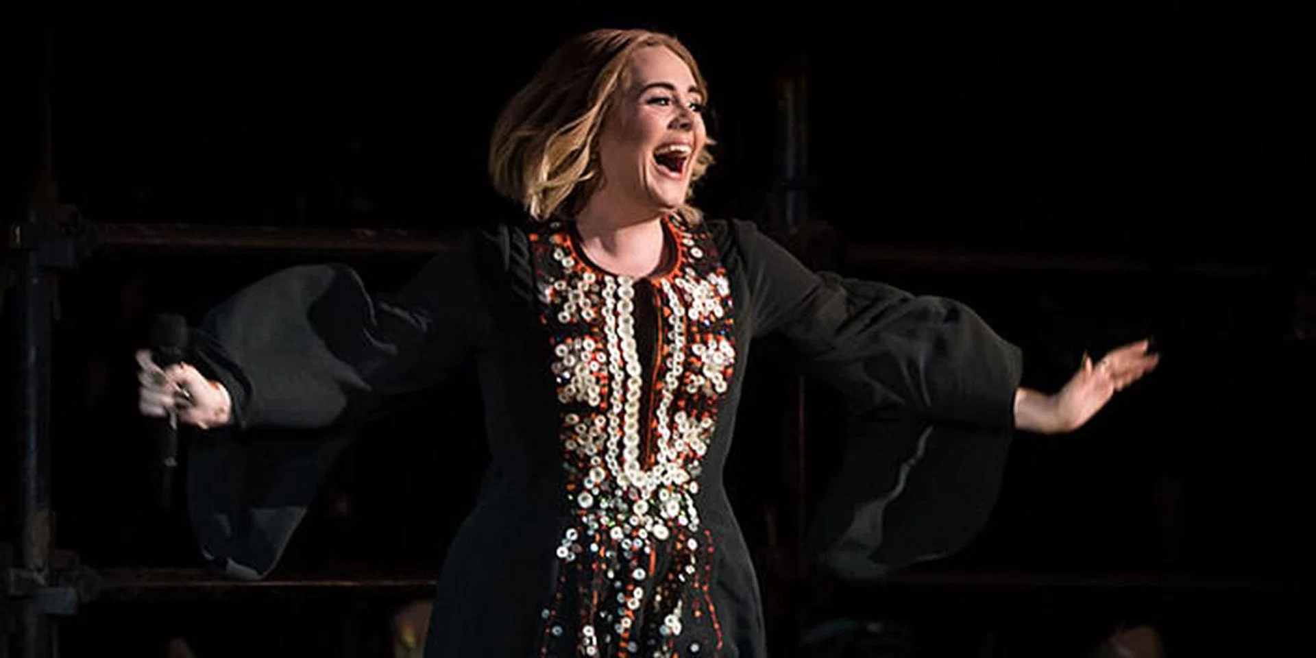 Adele's Glastonbury Show Was As Emotional As Expected