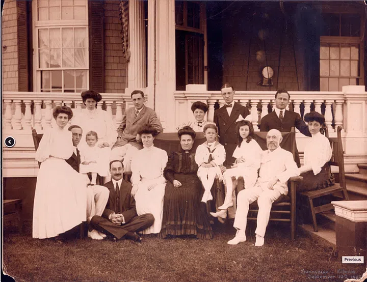 Photo: STRAUS SOCIETY
