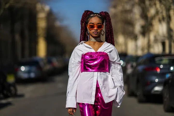 Seven Wildly Different Ways To Style A Vibrant Pink Outfit-Metallic Pink