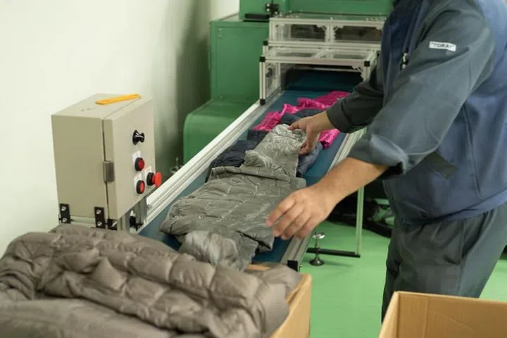 Re.Uniqlo Down Recycling Process