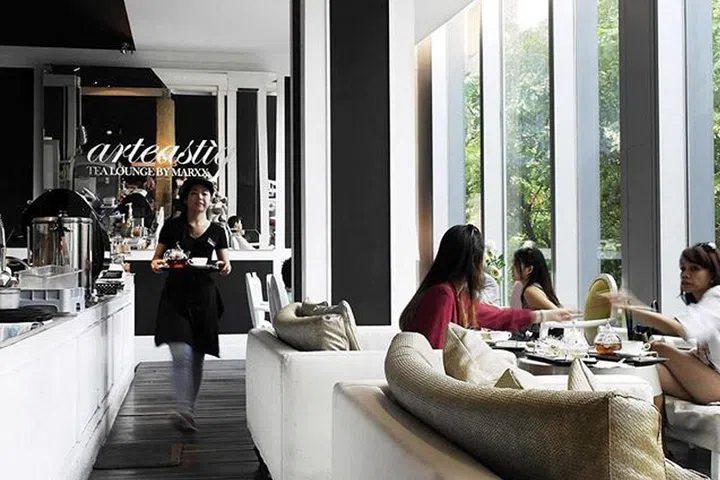 Located at 333A Orchard Road, Mandarin Gallery