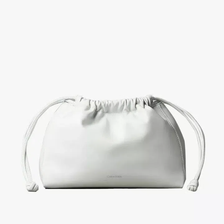 pouch bag trend | calvin klein