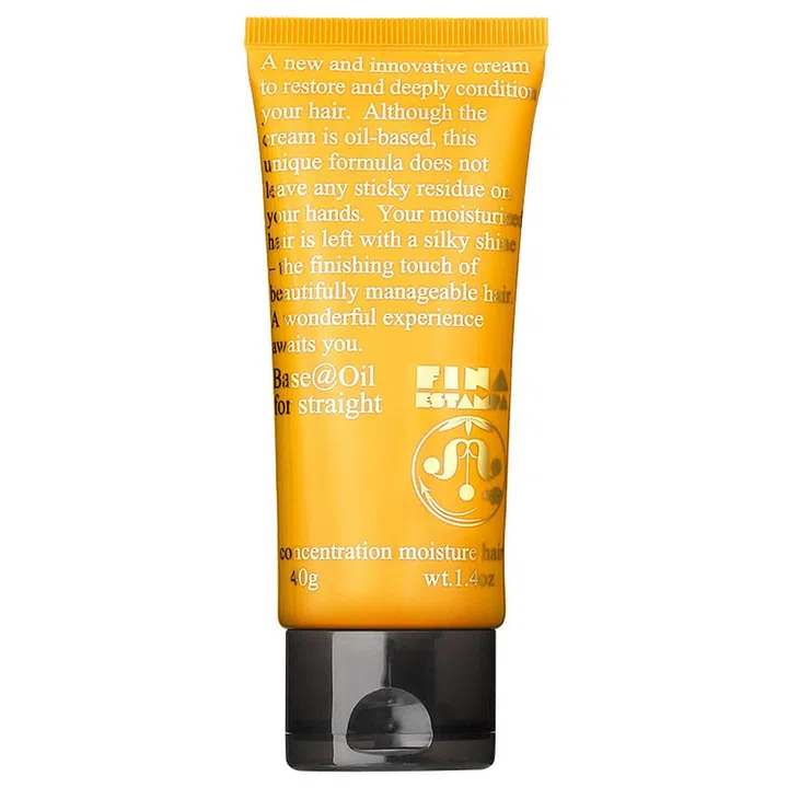 Suitable for all hair textures, its oil polymer formula coats individual hair strands, and smoothens without
weighing them down. It also doubles up as a hair primer to repel moisture and protect
against thermal damage.