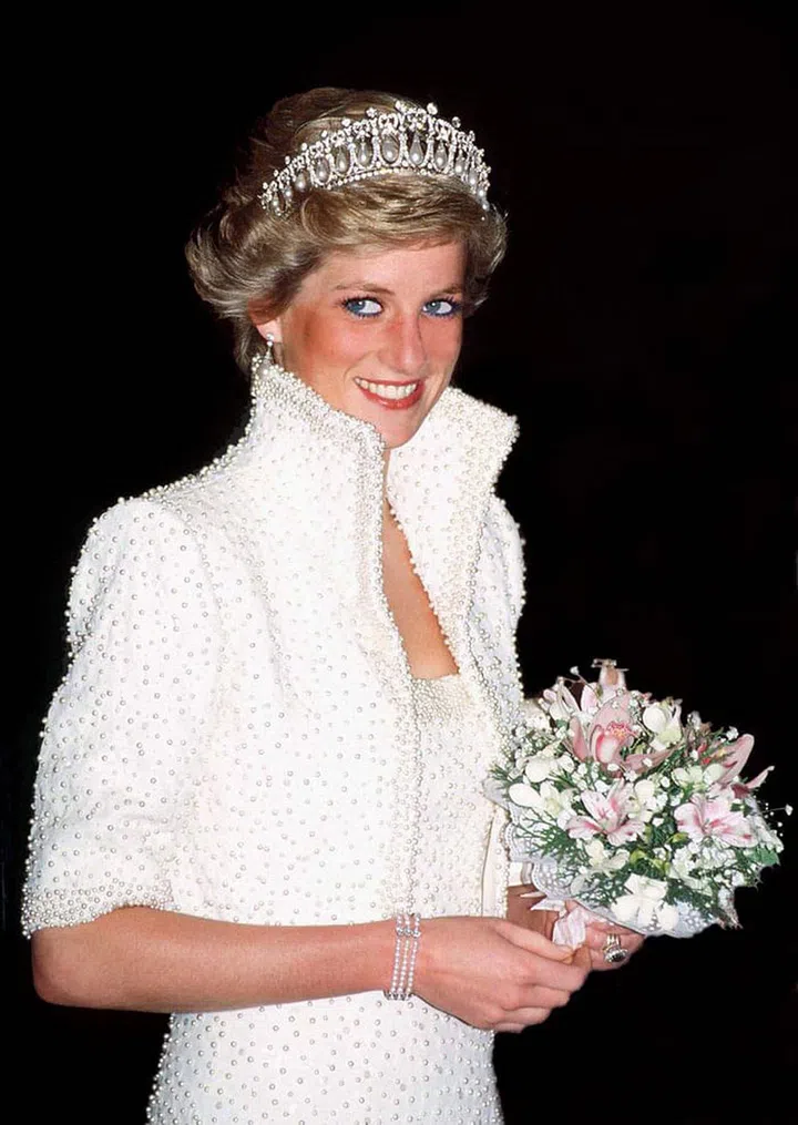 Princess Diana wearing the tiara in Hong Kong in 1989. Photo: Getty