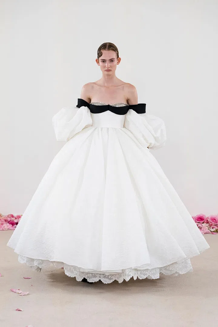 Giambattista Valli,
Fall Winter 2023-24,
Haute couture