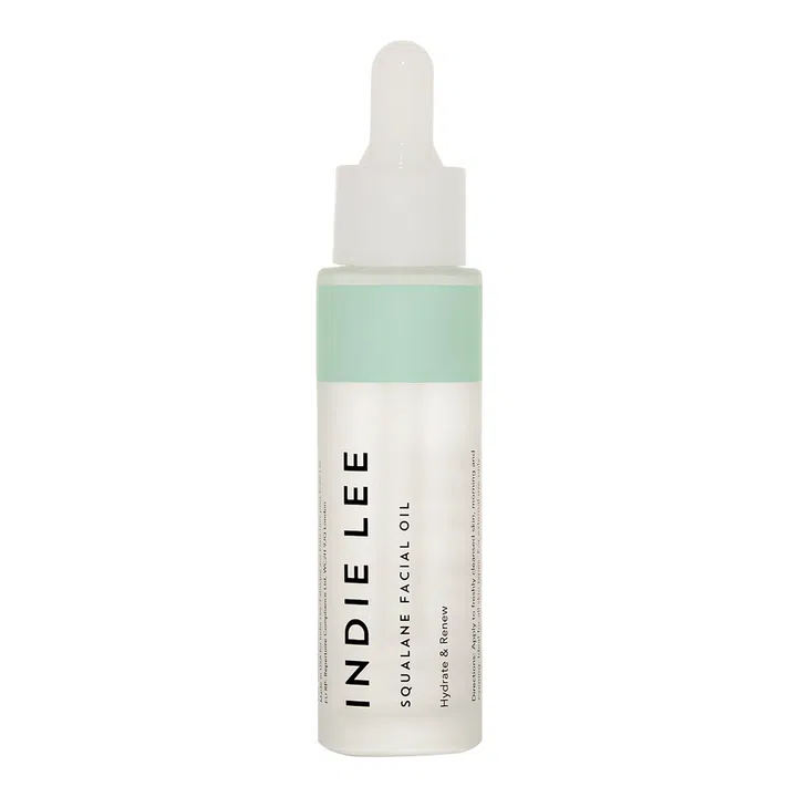 A luscious, lightweight oil made of 100% pure olive-derived squalene. Not only does this intensely moisturise and improve the plumpness and elasticity of skin, it's the perfect clean remedy to soothe any inflammation. 