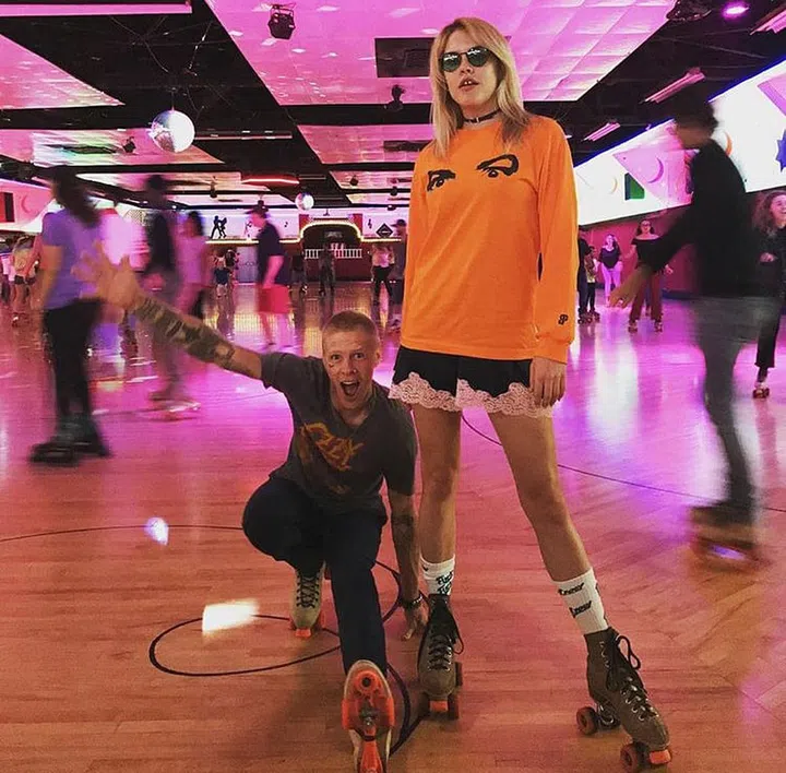 Former Playboy cover girl turned model agency owner (FYI, it's called No Agency) Ashley Smith is not just another busty beauty. Rather than being seen in a form-fitting tee, she swaps it for a baggy sweatshirt for a street meets sexy look. P.S. Baggy tops are also great for a makeshift drop waist silhouette.

Photo: Instagram
