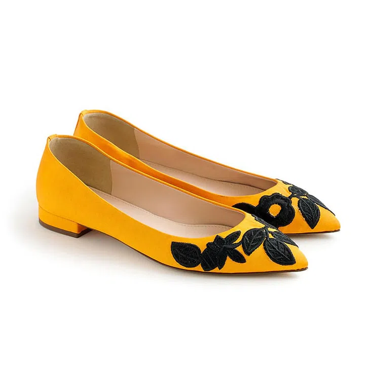 Dries-ian embroidery in the most astounding color.