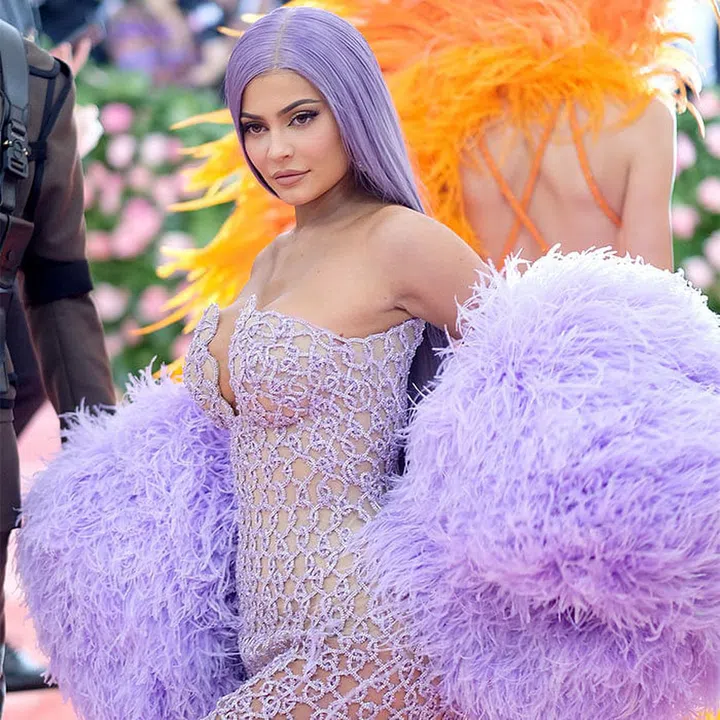 Kylie Jenner’s pout has become a topic of much contention—from the #KylieJennerLipChallenge that took social media by storm in 2015, to the launch of her beauty empire with the Kylie Jenner Lip Kit the same year (now called Kylie Cosmetics), the world is obsessed with Jenner’s blushing pilgrims. With a net worth of US$1 billion, Jenner is now the richest member of her family.