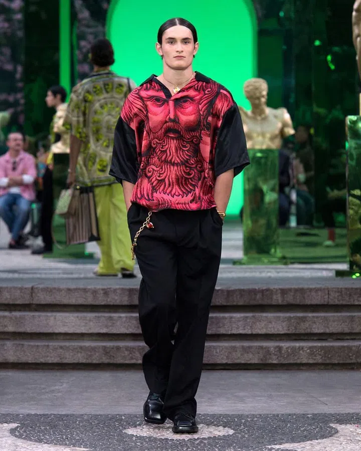 Photo: Versace