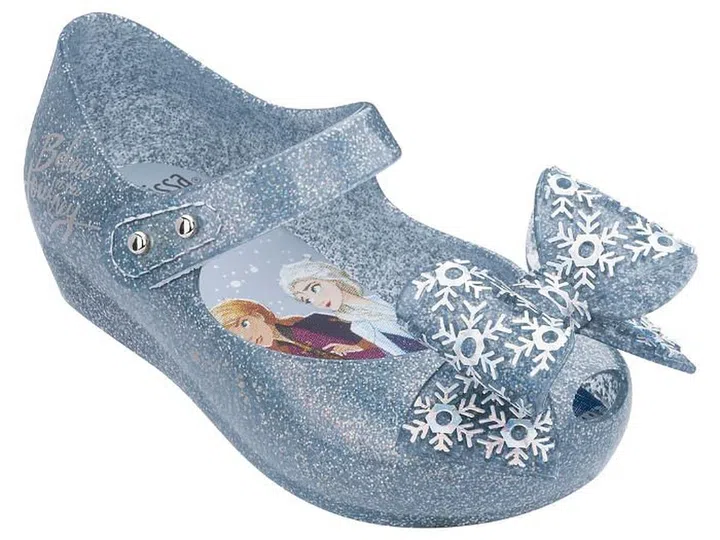 Available at selected Melissa stores.

Photo: Courtesy