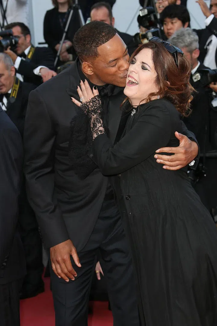 What i wouldn't give for a Will Smith smooch. Have you seen Concussion? Also recommended: Hitch, The Pursuit of Happyness. We don't have to talk about collateral beauty. 

Photo: Getty 