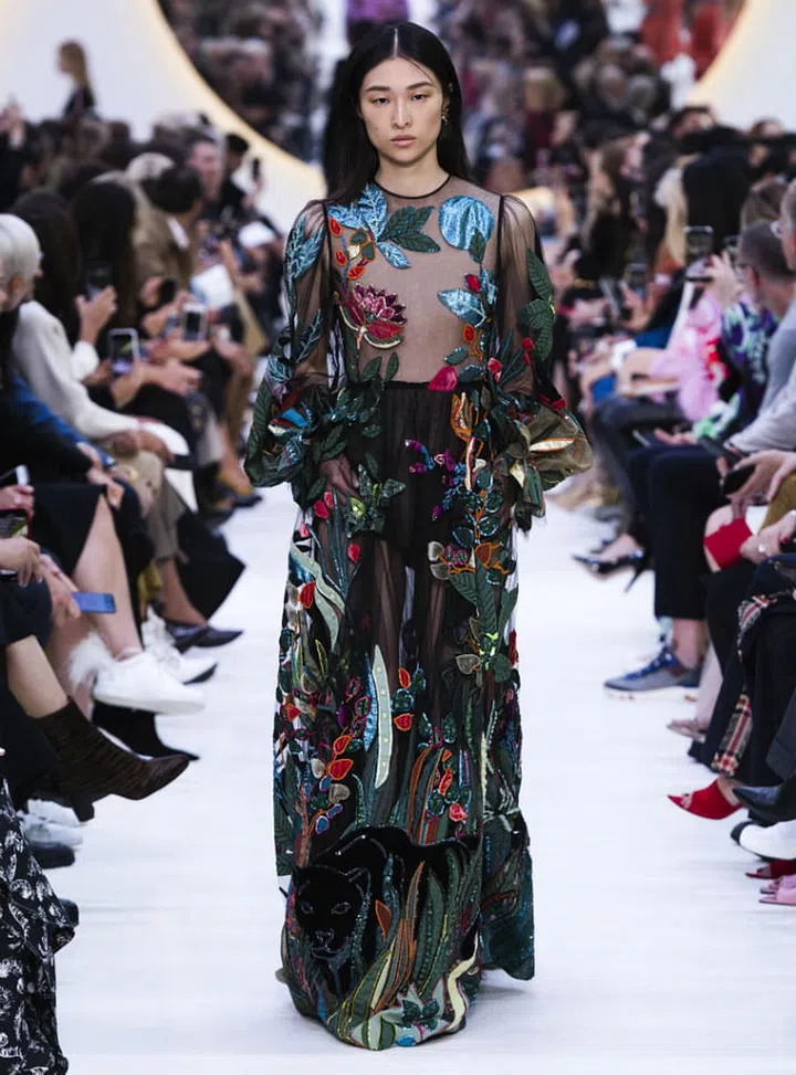 Give your sheer black dresses extra flair with embellishments and embroidery.

Photo: Showbit