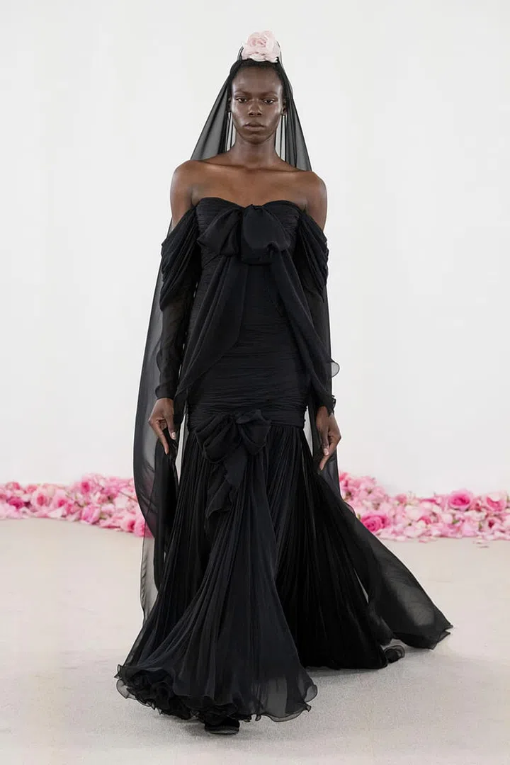 Giambattista Valli,
Fall Winter 2023-24,
Haute couture