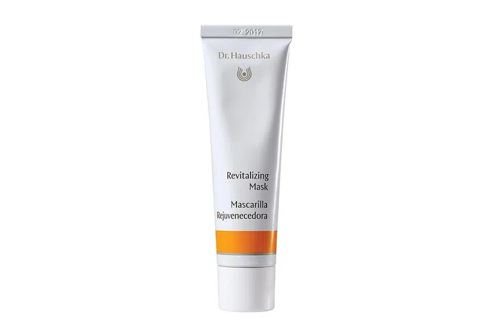 ortified with quince seed and chamomile extracts to help support skin’s renewal process, it also packs jojoba, apricot kernel and wheat germ oils
to nourish and protect even sunburnt, and the most fragile, skin conditions.