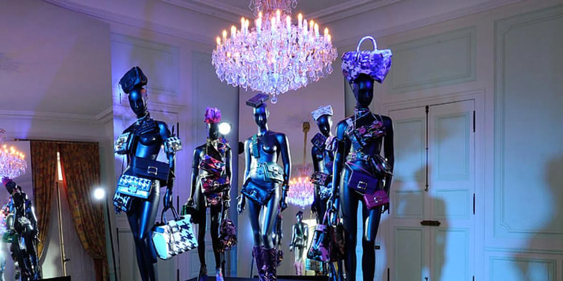 The News Roger Vivier In Full Stride