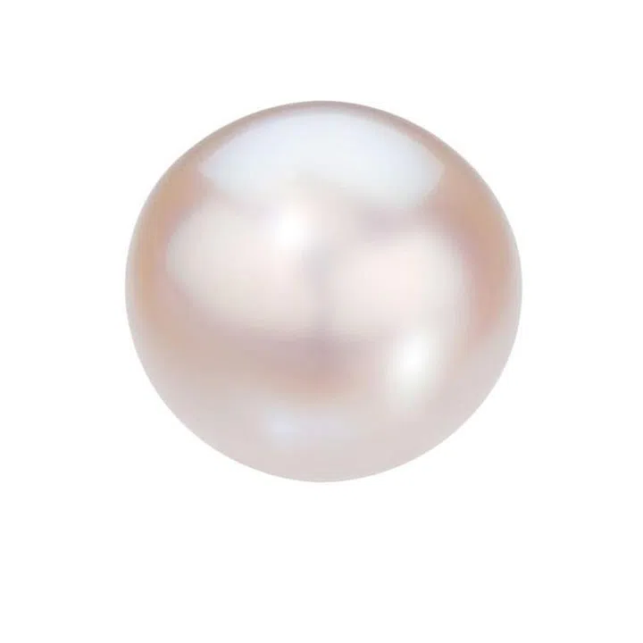 These satiny pearls come from the warm waters of Australia, Indonesia, and the Philippines. Photo: Getty