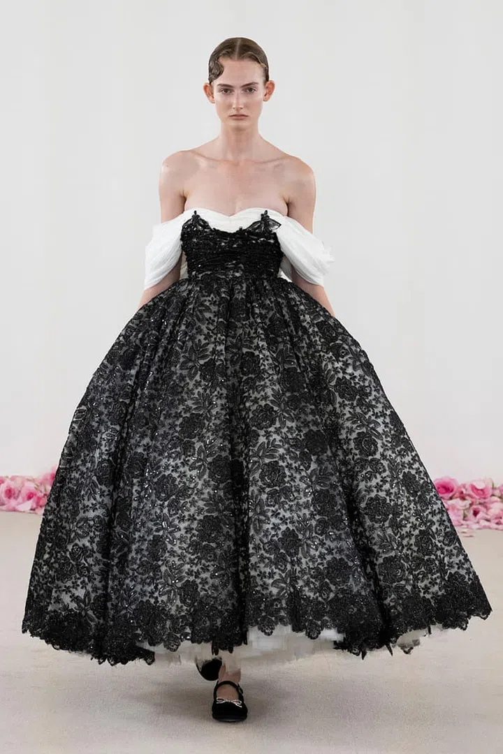 Giambattista Valli,
Fall Winter 2023-24,
Haute couture