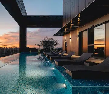 The Clan Hotel SkyPool